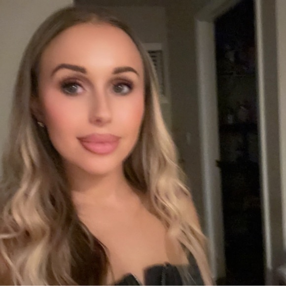 Meet your Posher, Kendra - Picture 1 of 1